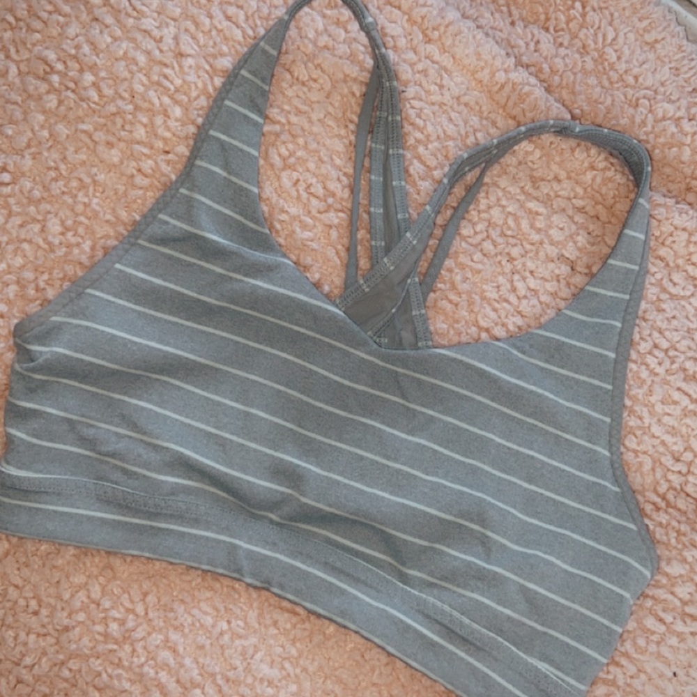Alphalete sports bra